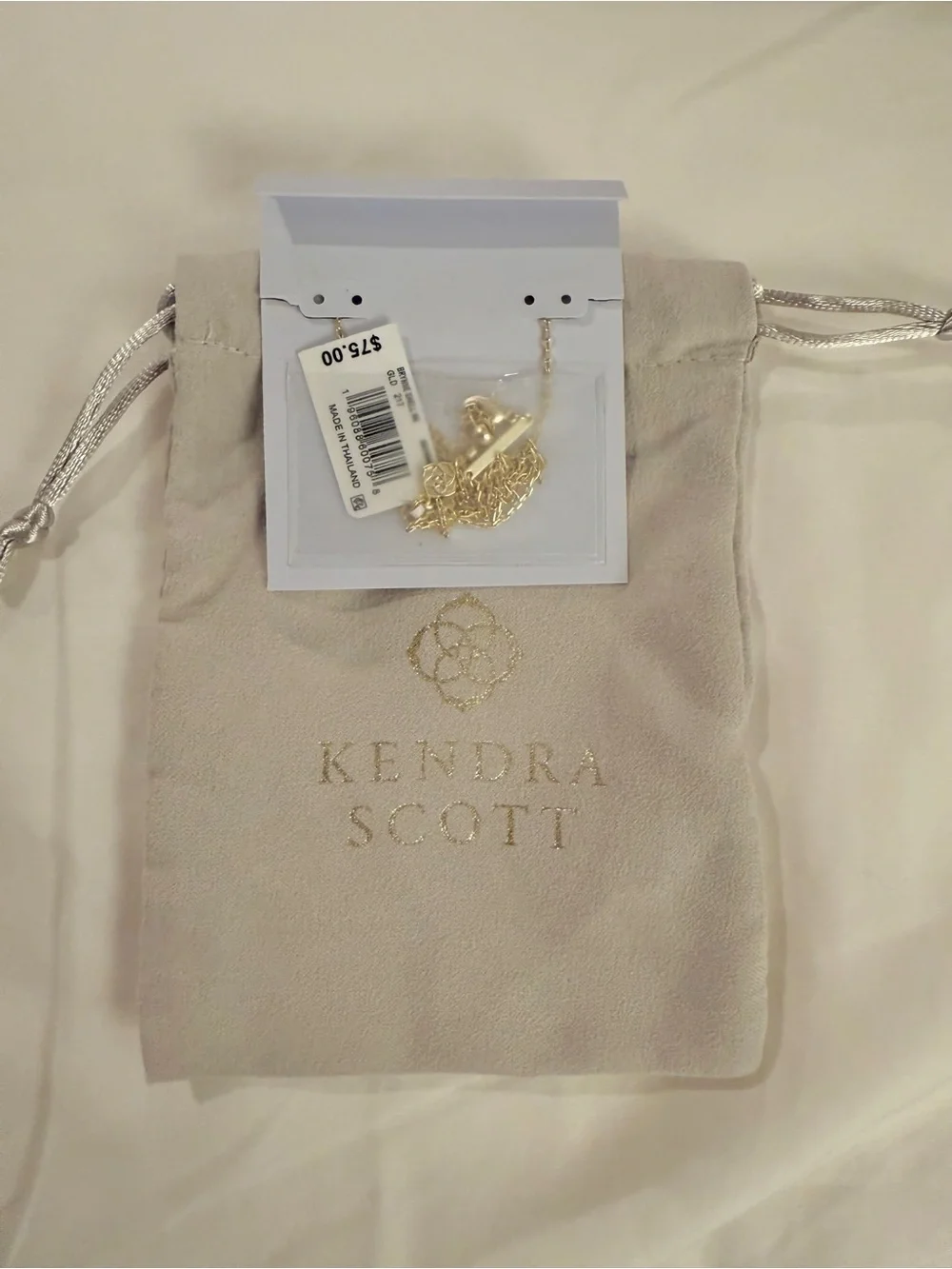Kendra Scott Brynne Gold Shell Short Pendant Necklace in Ivory Mother-of-Pearl - Picture 4 of 4